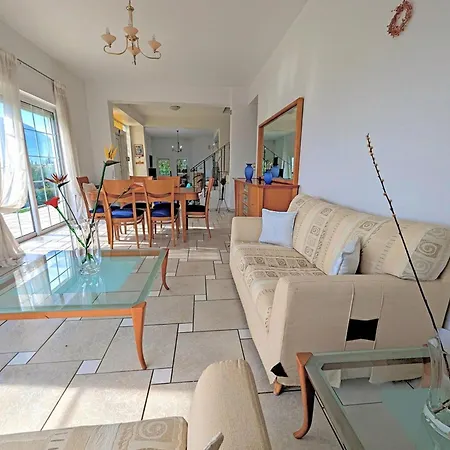 בית נופש Ecoscape Luxury Lamía