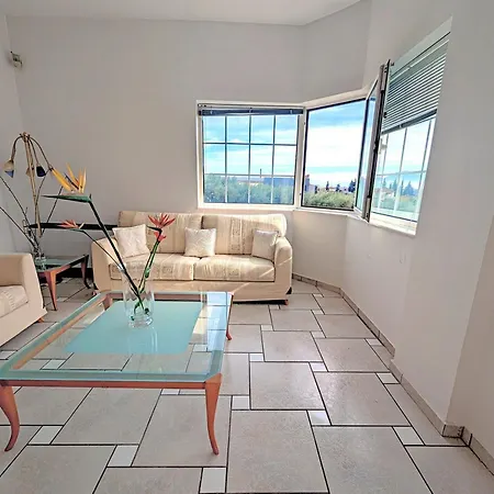 בית נופש Ecoscape Luxury Lamía
